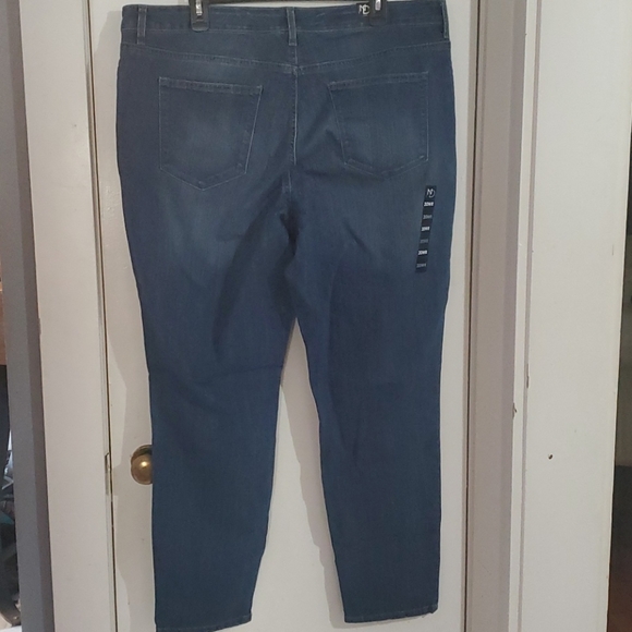 Jeans - Picture 2 of 2